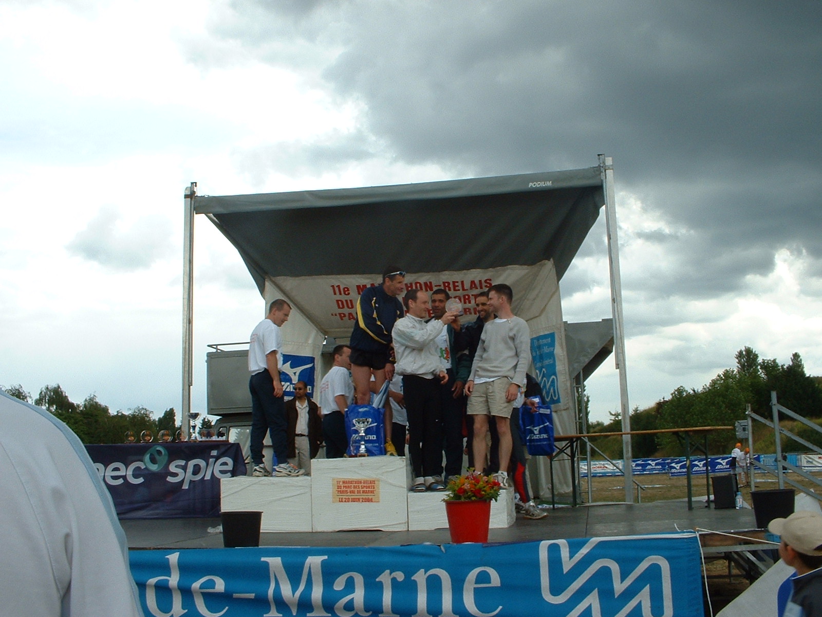 l'quipe sur le podium, 3<sup>e</sup>