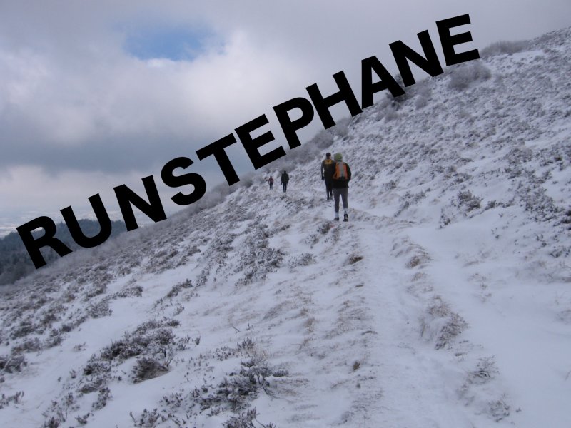Bienvenue sur le site de runstephane ; en photographie : les derniers
    lacets de monte lors du trail blanc du Vulcain, mars 2006, Volvic